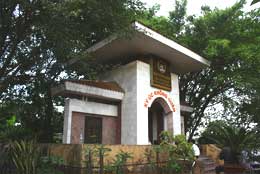 Quyên góp hàng trăm triệu đồng thăm, tặng quà đối tượng chính sách