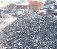 Giá than bán cho các nhu cầu tiêu thụ phải tuân thủ nguyên tắc thị trường