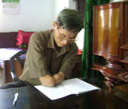 Người có “đôi cánh tay sáng”