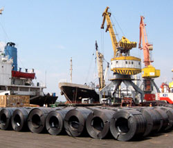 Nhập siêu đang gia tăng sức ép