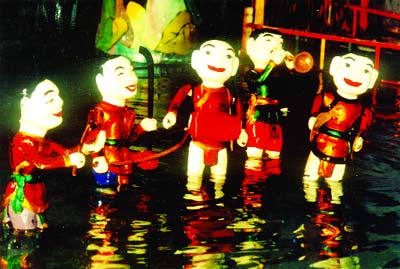 5 phường múa rối nước, 5 trò độc đáo