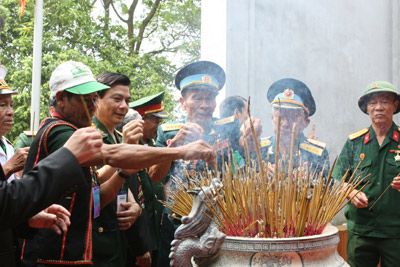 1000 nén tâm hương dâng tiên tổ