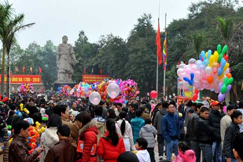 Hàng nghìn người dự hội gò Đống Đa