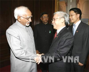 Chủ tịch Quốc hội Nguyễn Phú Trọng gặp Phó Tổng thống kiêm Chủ tịch Thượng viện Ấn Độ