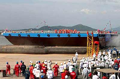 Bàn giao kho nổi chứa xuất dầu lớn nhất do Việt Nam đóng mới