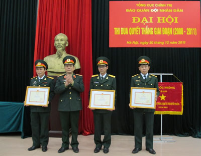 Hơn 170 tập thể, cá nhân được khen thưởng