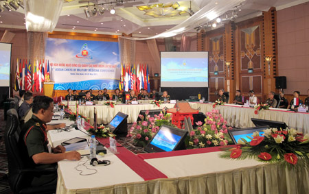 Thiết thực đối phó với các thách thức an ninh