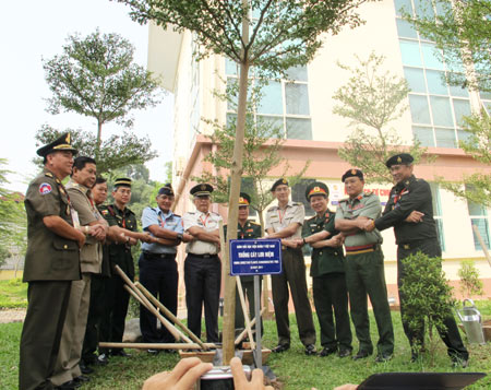 “Càng chứng kiến, càng thêm khâm phục”