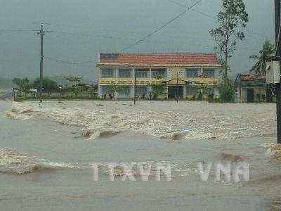 Bão số 11 gây thiệt hại tại các tỉnh miền Trung 