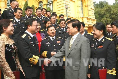 Chủ tịch nước Nguyễn Minh Triết tiếp các cán bộ, chiến sĩ Quân chủng Hải quân 
