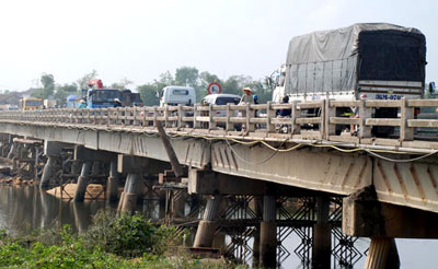 Cả nước còn hơn 700 cây cầu yếu 