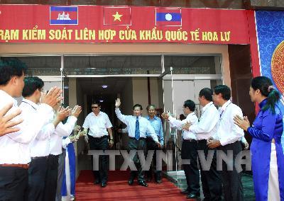 Khánh thành Trạm kiểm soát liên hợp cửa khẩu quốc tế Hoa Lư
