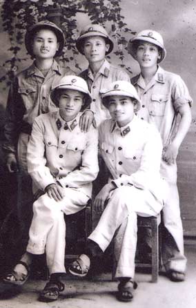 104 tuổi vẫn đi tìm con là liệt sĩ