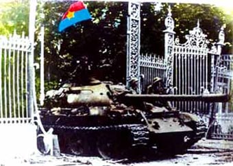 Bánh xích đi... không dấu