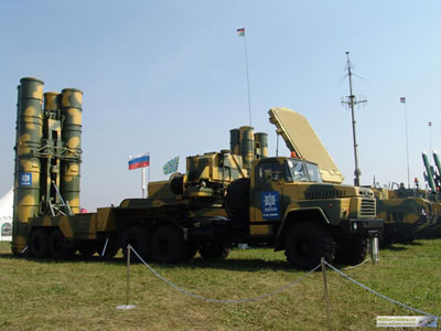 Tổ hợp tên lửa phòng không S-400