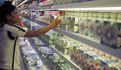 Sữa nội 'tạm thời' tăng giá tới 15%