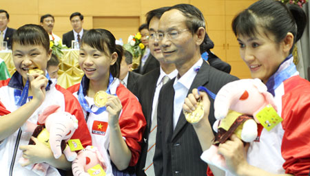 TTVN ngày 11-12: Đã có HCV xe đạp