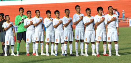 U-23 Việt Nam đoạt ngôi đầu bảng