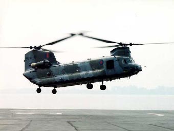 UAE đặt mua 16 máy bay vận tải quân sự CH-47F Chinook của Mỹ