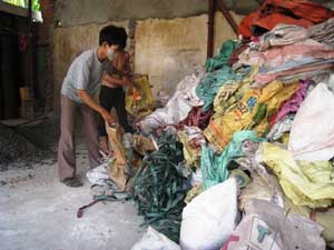 Làng… phế liệu Tảo Phú