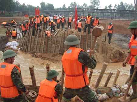 Diễn tập thực nghiệm nổ phá đê phân lũ, phòng chống bão lụt