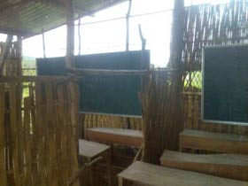 Xóa lớp học dột nát, tạm bợ