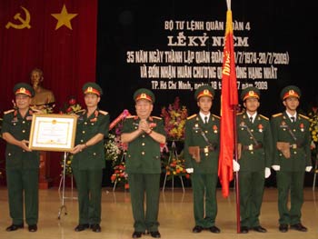 Kỷ niệm 35 năm thành lập và đón nhận Huân chương Quân công hạng nhất