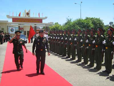 Bộ trưởng BQP Vương quốc Thái Lan thăm Quân khu 5