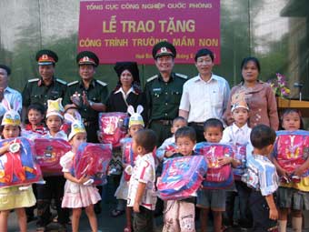 Khánh thành nhà trẻ tặng xã Hiền Lương (tỉnh Hòa Bình)