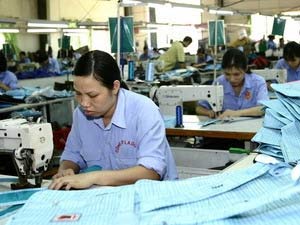 Người làm ở khu kinh tế được giảm thuế thu nhập