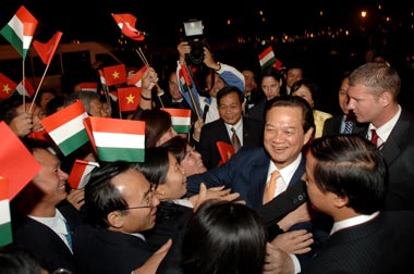 Thủ tướng Nguyễn Tấn Dũng thăm chính thức Hungary