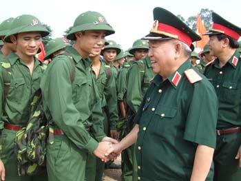 Đại tướng Lê Văn Dũng dự lễ giao, nhận quân tại Thanh Hóa