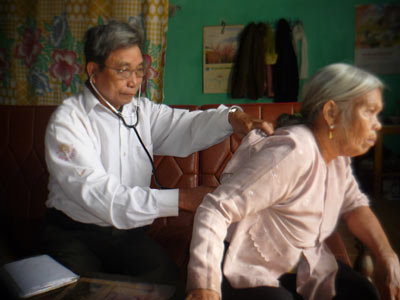 Cả đời chữa bệnh miễn phí