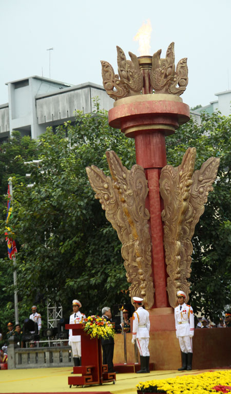 Thắp lửa thiêng tri ân nguồn cội