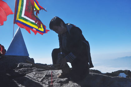 Những mặt trời bé con bên núi Phan Xi Păng (Tiếp theo và hết)