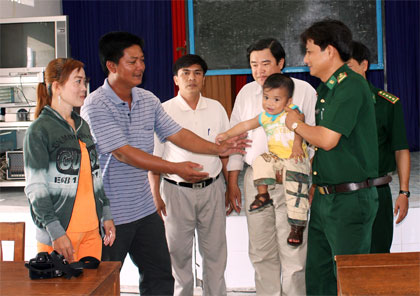 Bộ đội Biên phòng tỉnh Cà Mau bám dân, giữ biển (Bài 1)