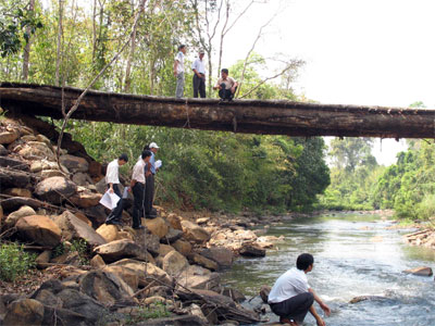 Bản Mông ở cuối dãy Trường Sơn (Bài 4)