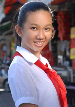 “Là con bộ đội, cháu phải thi đua nhiều hơn”