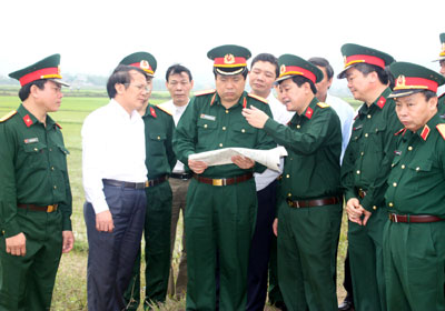 Bộ trưởng Phùng Quang Thanh thăm và làm việc tại tỉnh Hà Nam