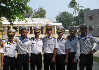 Những giọt máu nghĩa tình