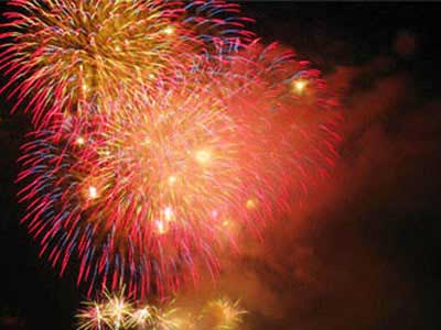 Hoàn tất công việc cho đêm pháo hoa đón xuân mới