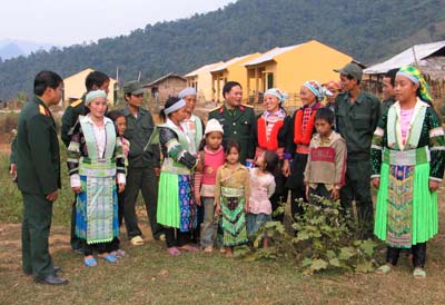 Xuân về nơi tâm lũ đi qua