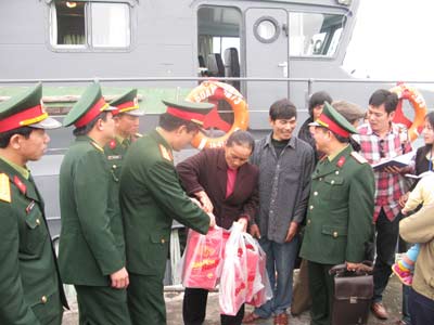 Chăm lo Tết cho đối tượng chính sách và người nghèo