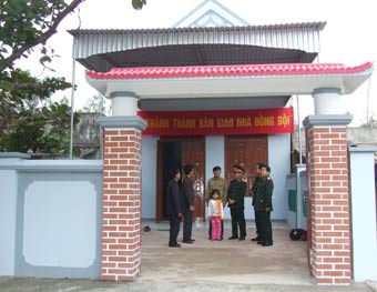 Chi trả gần 200 triệu đồng trợ cấp cho đối tượng chính sách