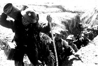 Trên những tuyến đường ra mặt trận