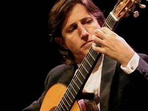 Cây guitar nổi tiếng Tây Ban Nha đến Việt Nam