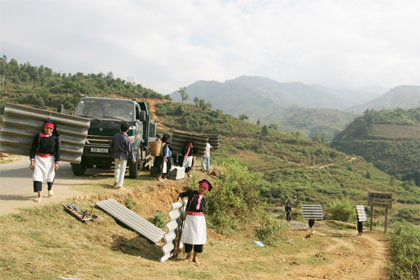 Hoàn thiện chính sách giảm nghèo nhanh, bền vững