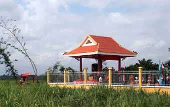 Khánh thành nhà bia tưởng niệm liệt sĩ Đồng Rùm