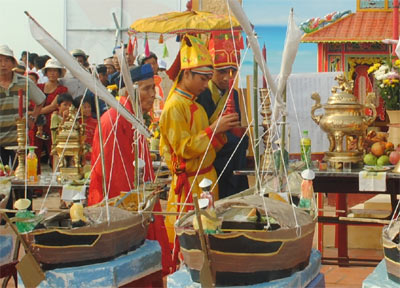 Tri ân người mở cõi