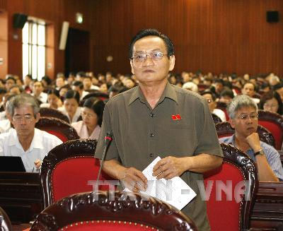 Giữ lãi suất cơ bản?